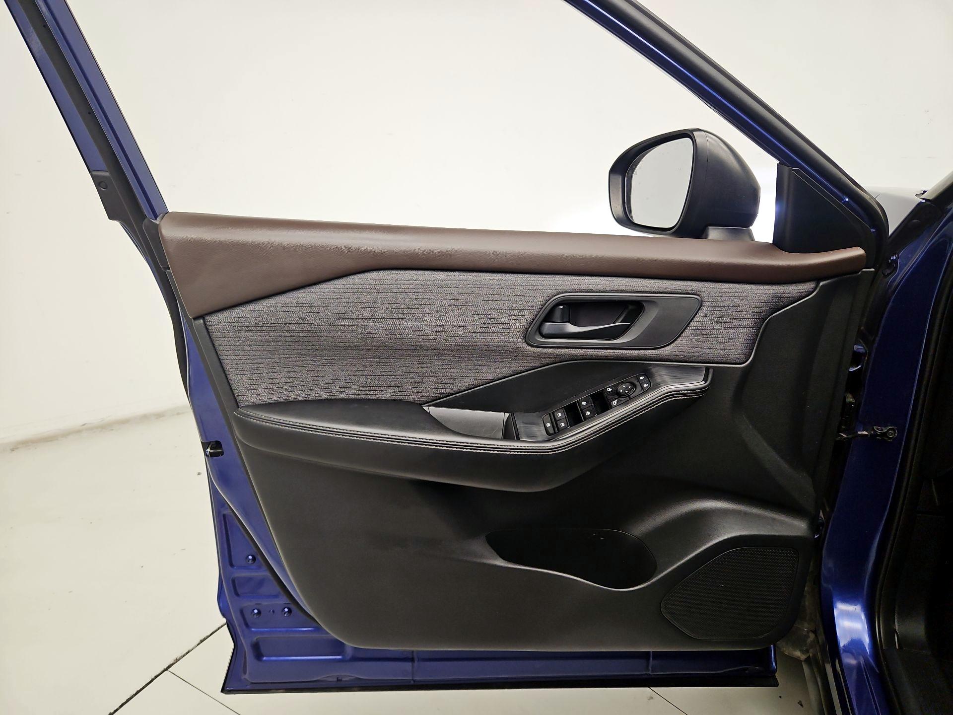 Thumbnail: 2021 Nissan Rogue - 12