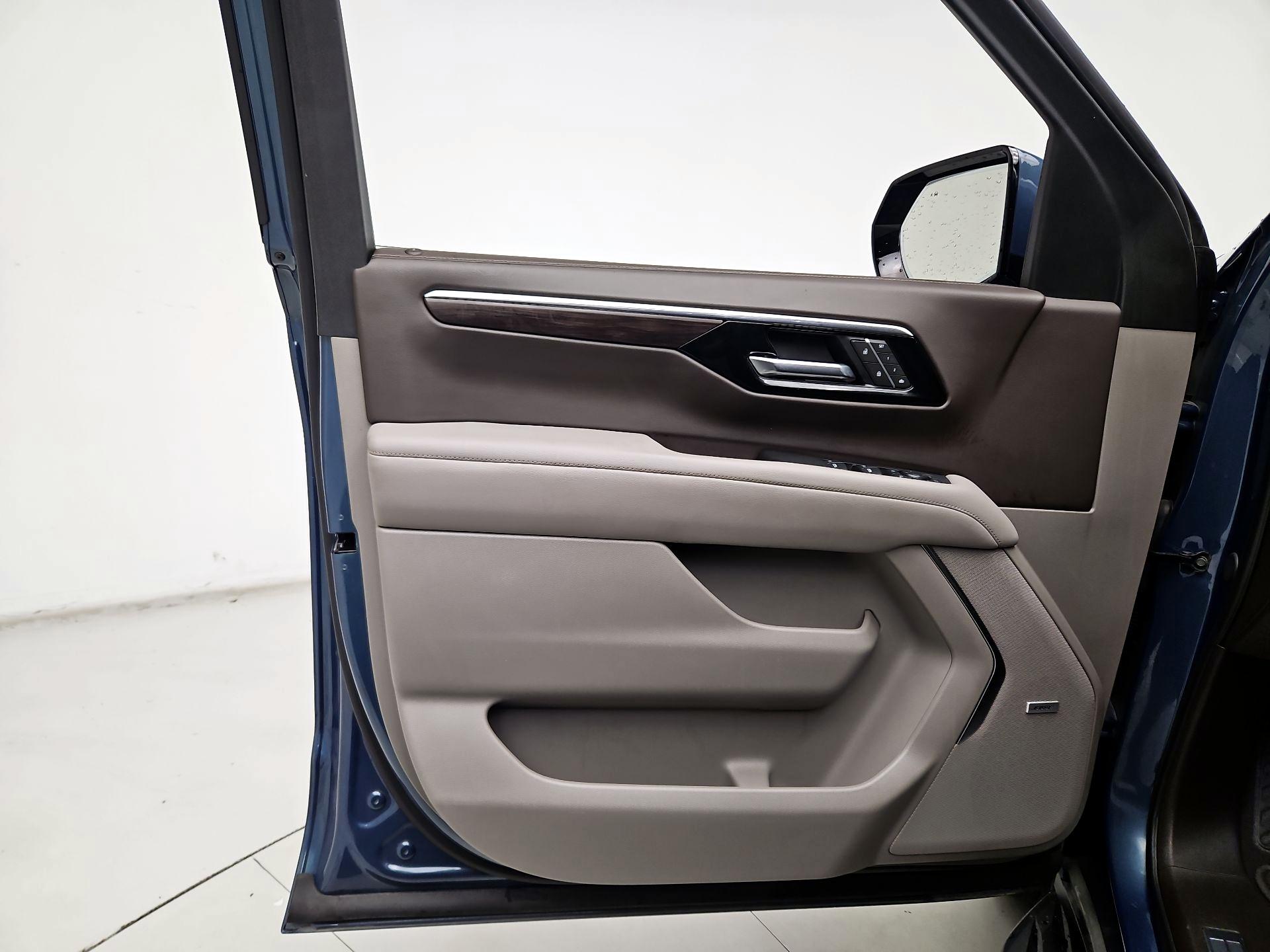 Thumbnail: 2025 Chevrolet Tahoe - 12