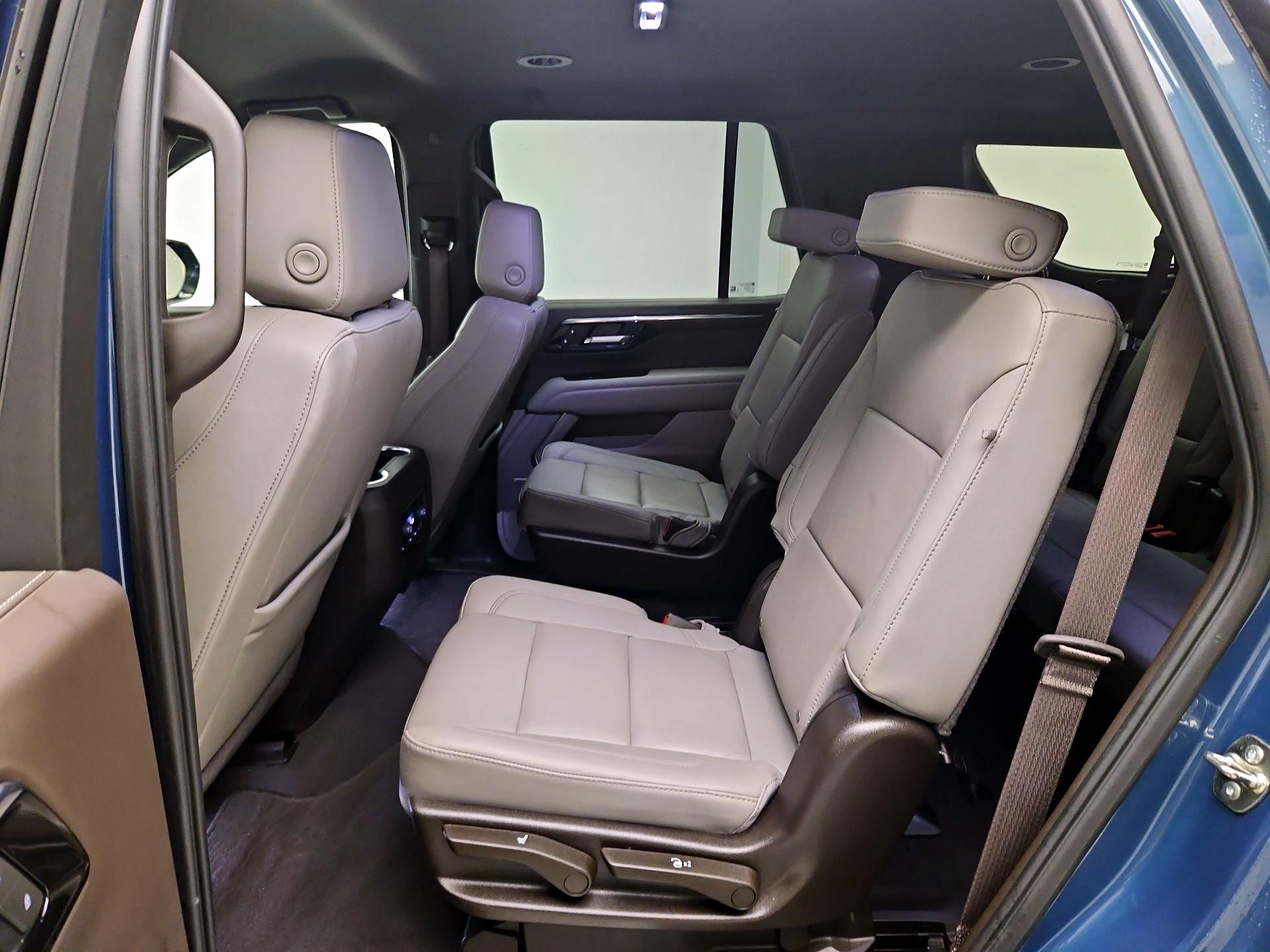 Thumbnail: 2025 Chevrolet Tahoe - 18