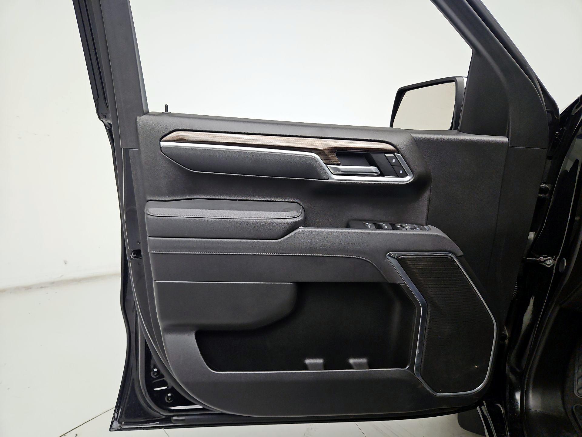 Thumbnail: 2025 Chevrolet Silverado 1500 - 12