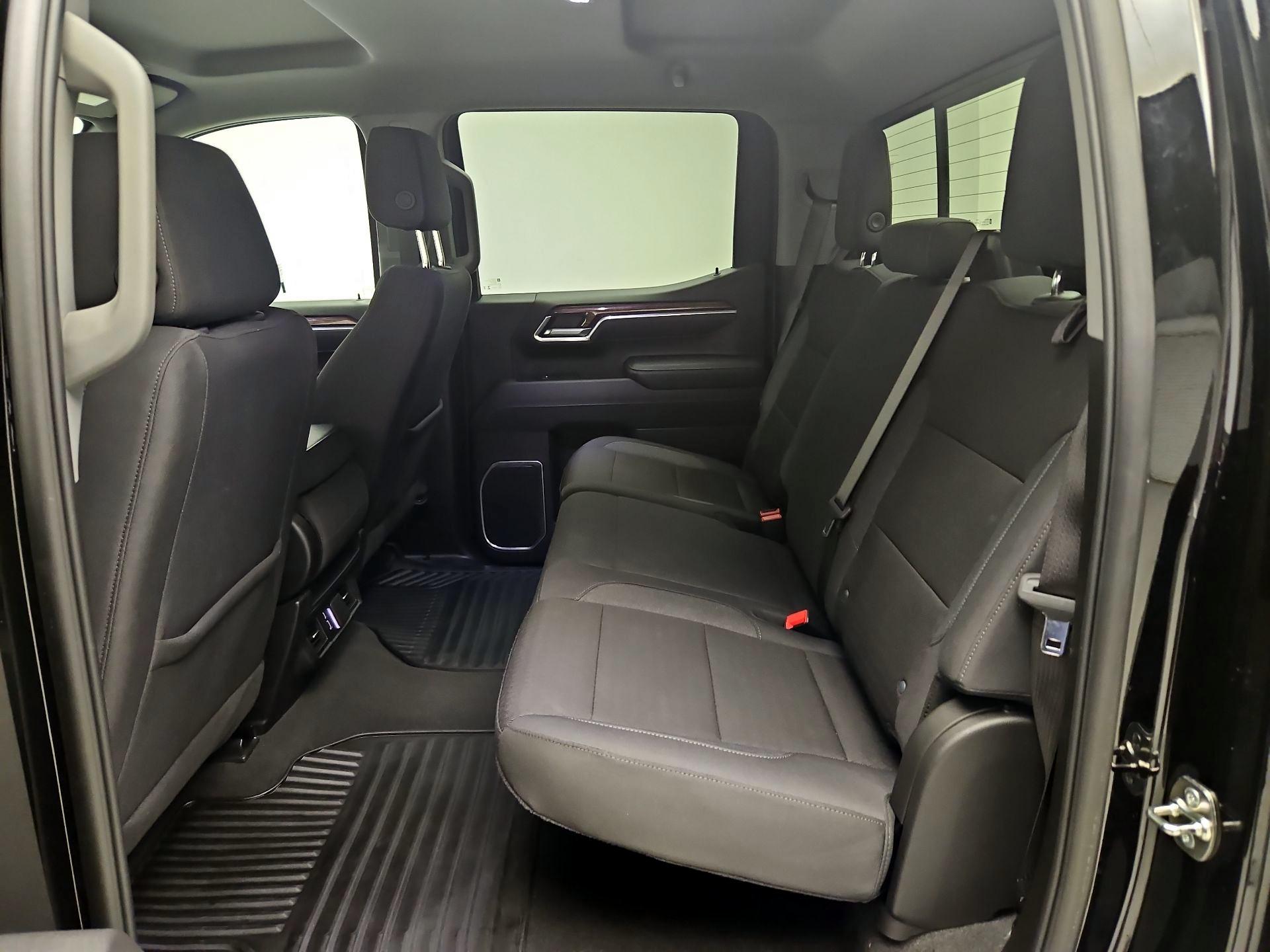 Thumbnail: 2025 Chevrolet Silverado 1500 - 17