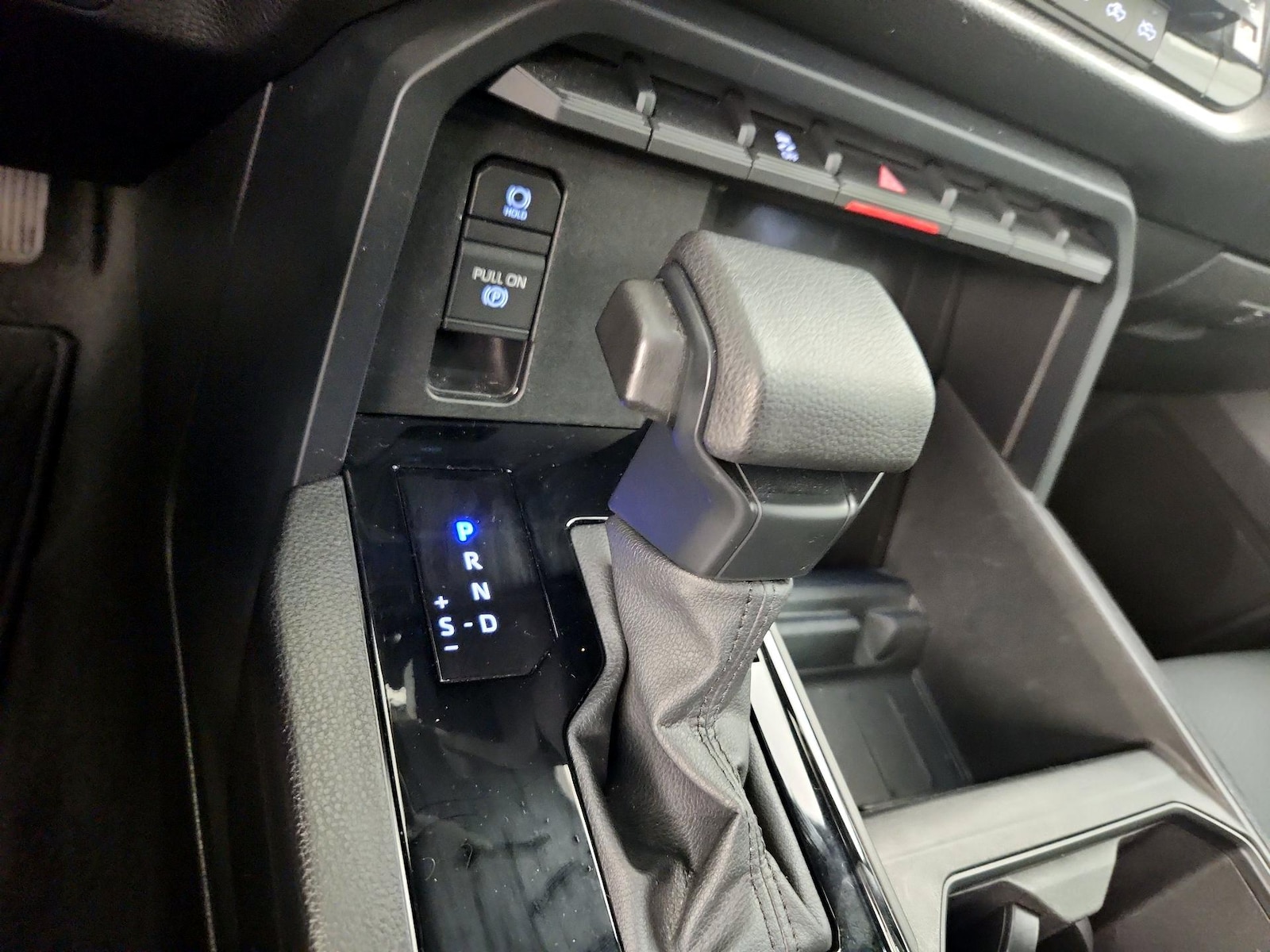 2025 Toyota Tundra SR5 - Photo 18