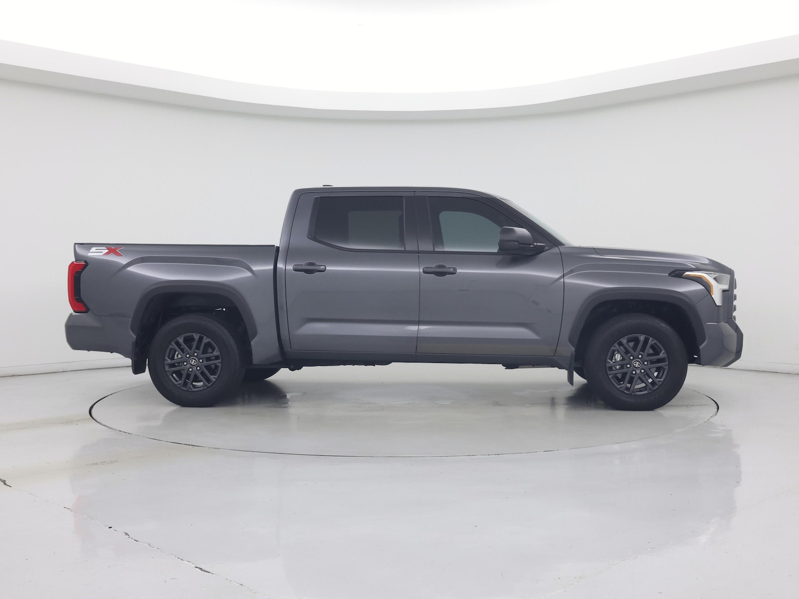 2025 Toyota Tundra SR5 - Photo 8