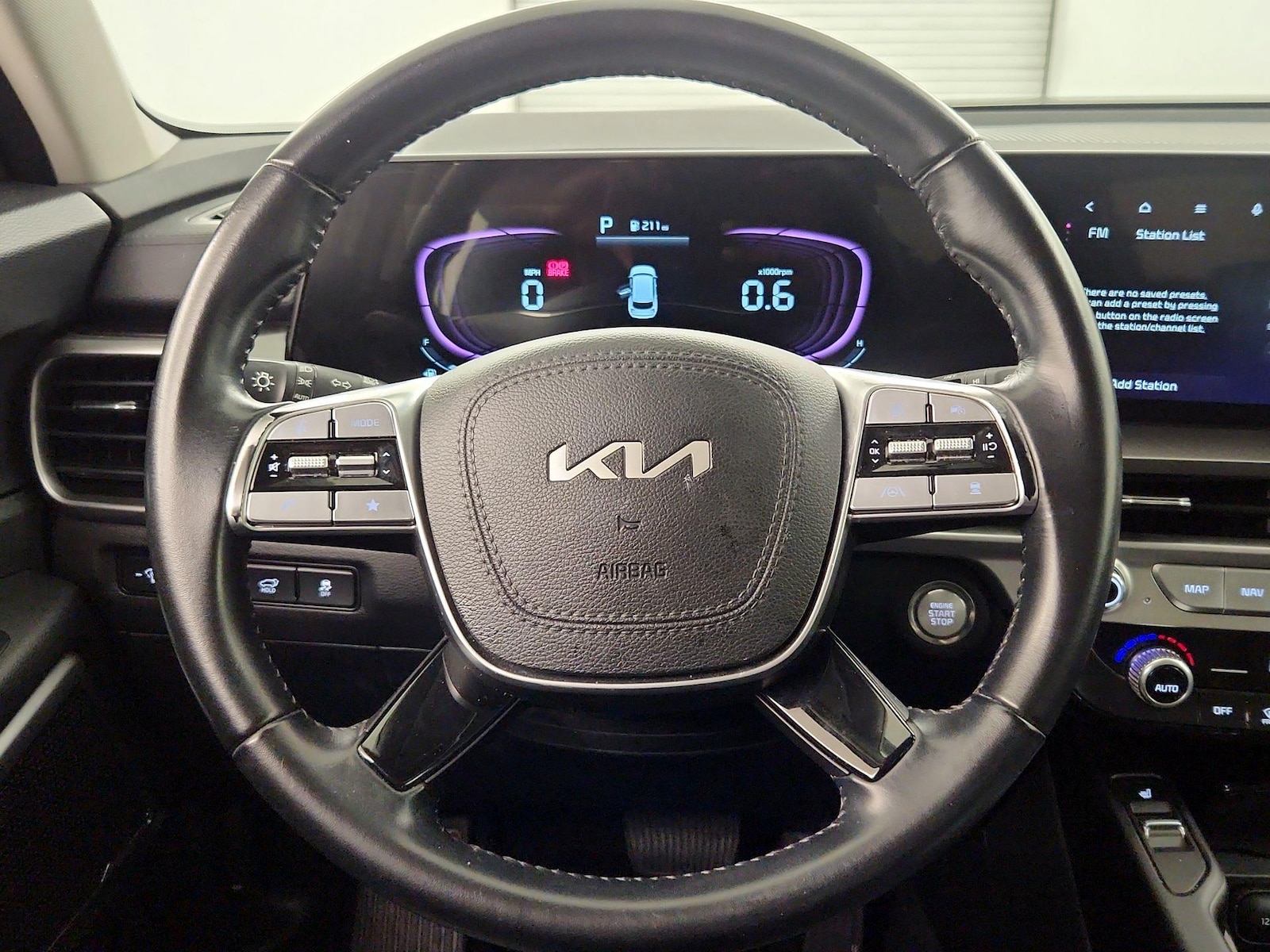 2025 Kia Telluride S - Photo 11