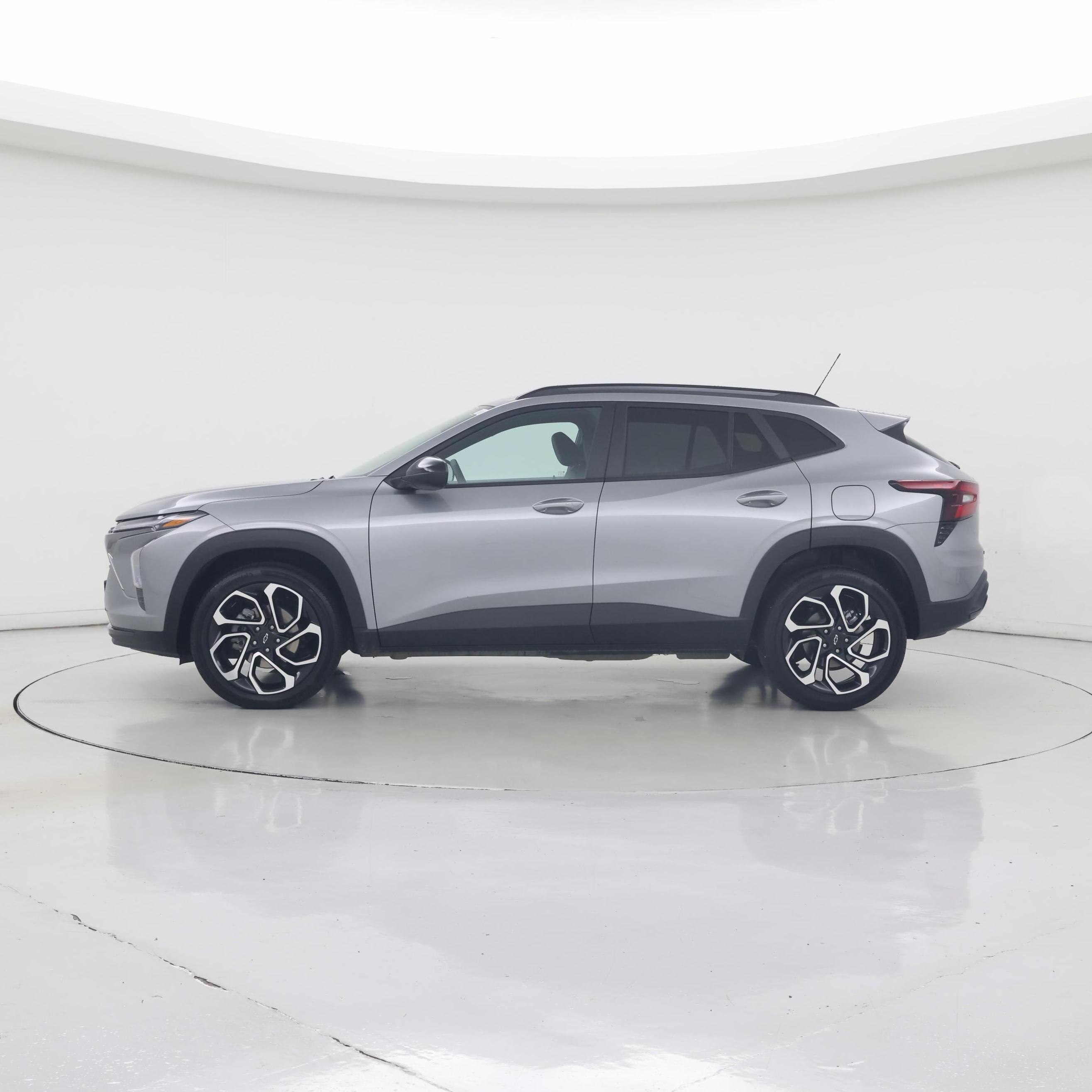 Thumbnail: 2025 Chevrolet Trax - 3