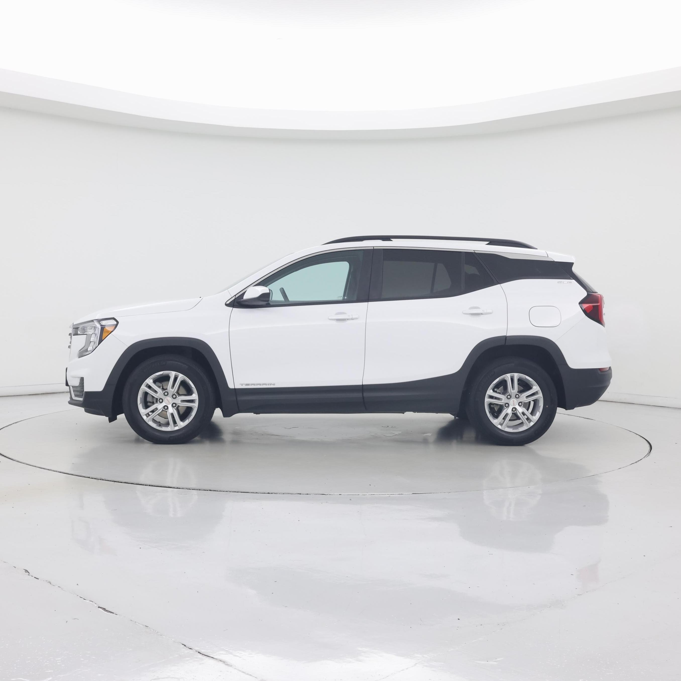 Thumbnail: 2023 GMC Terrain - 3