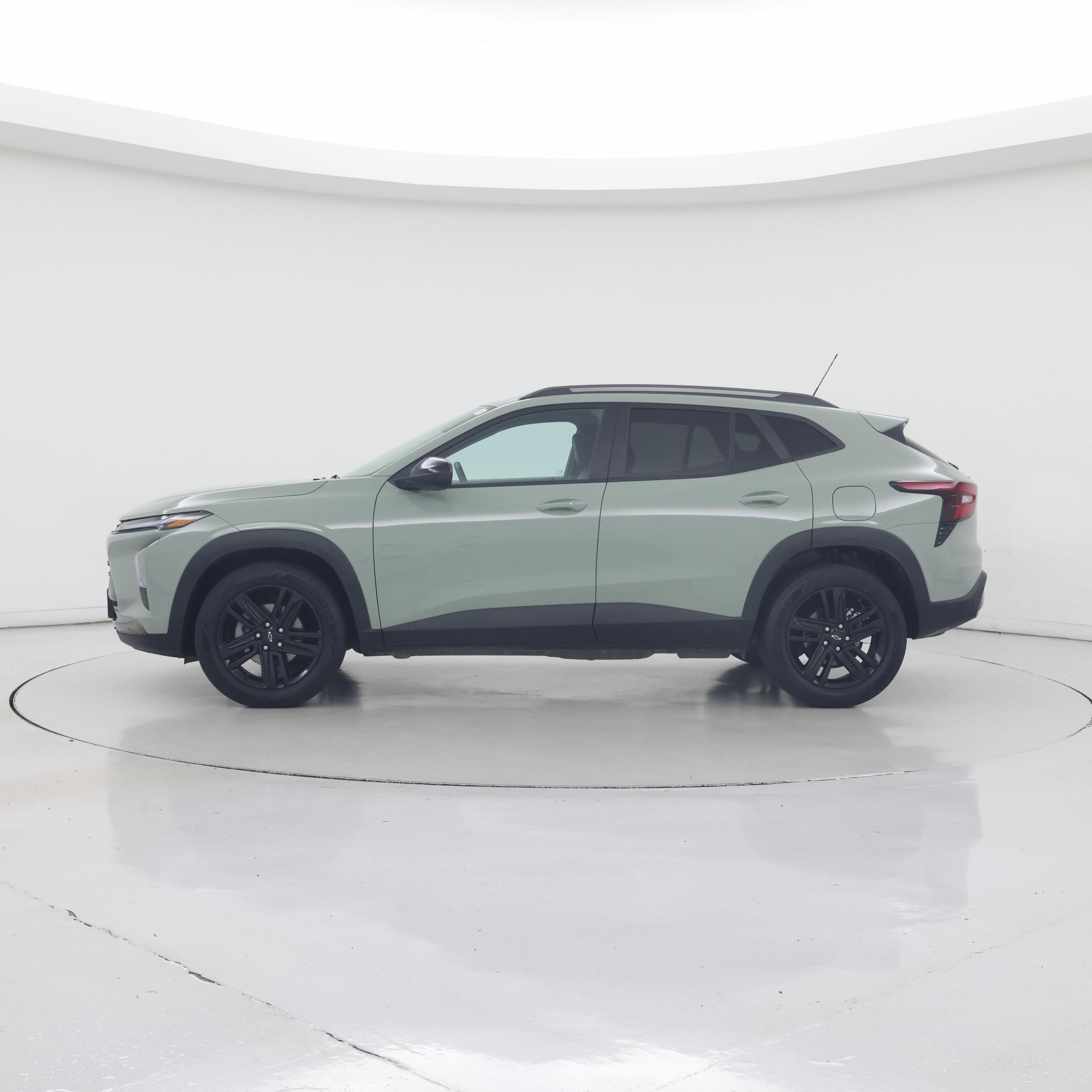 Thumbnail: 2024 Chevrolet Trax - 3