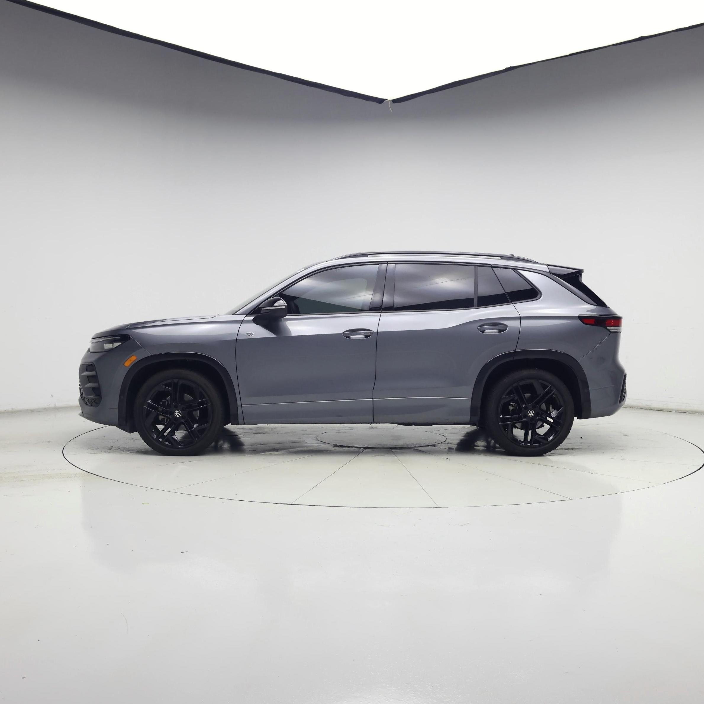 Thumbnail: 2026 Volkswagen Tiguan - 3