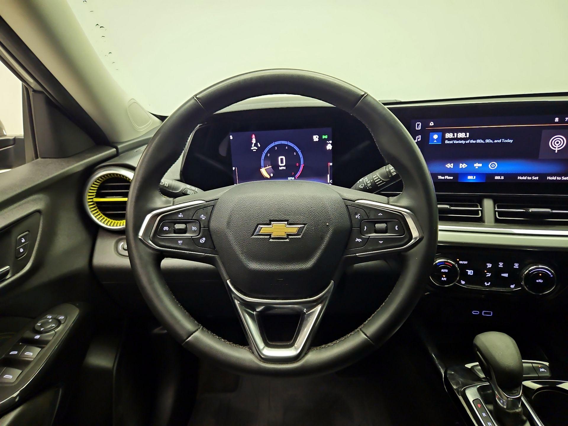 Thumbnail: 2025 Chevrolet Trax - 10