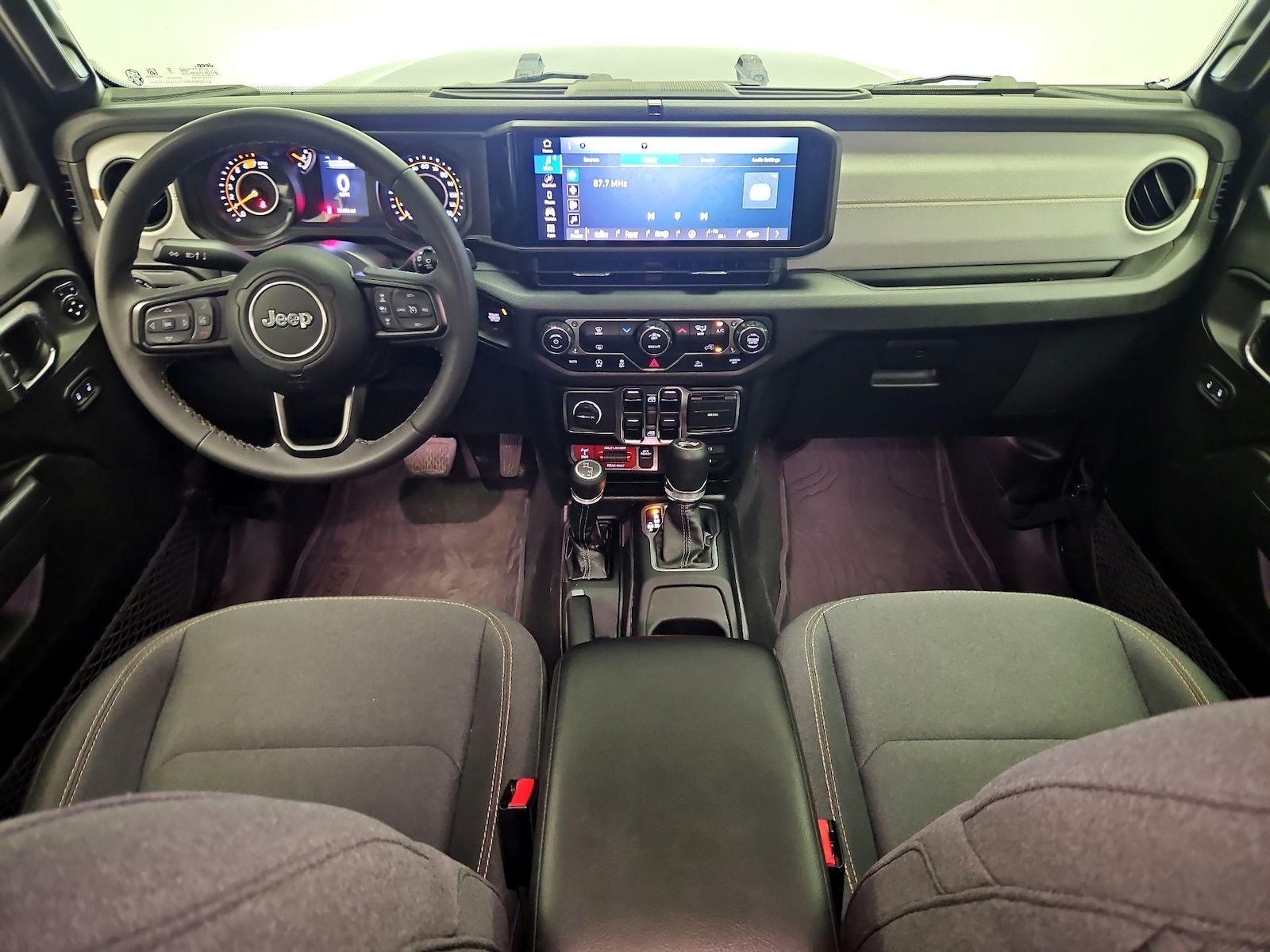 2025 Jeep Wrangler 4-Door Willys - Photo 10