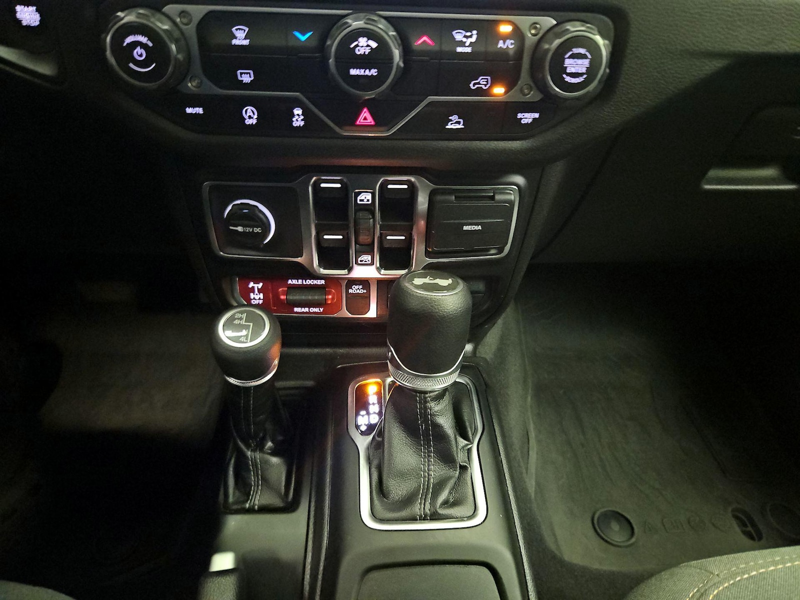 2025 Jeep Wrangler 4-Door Willys - Photo 17