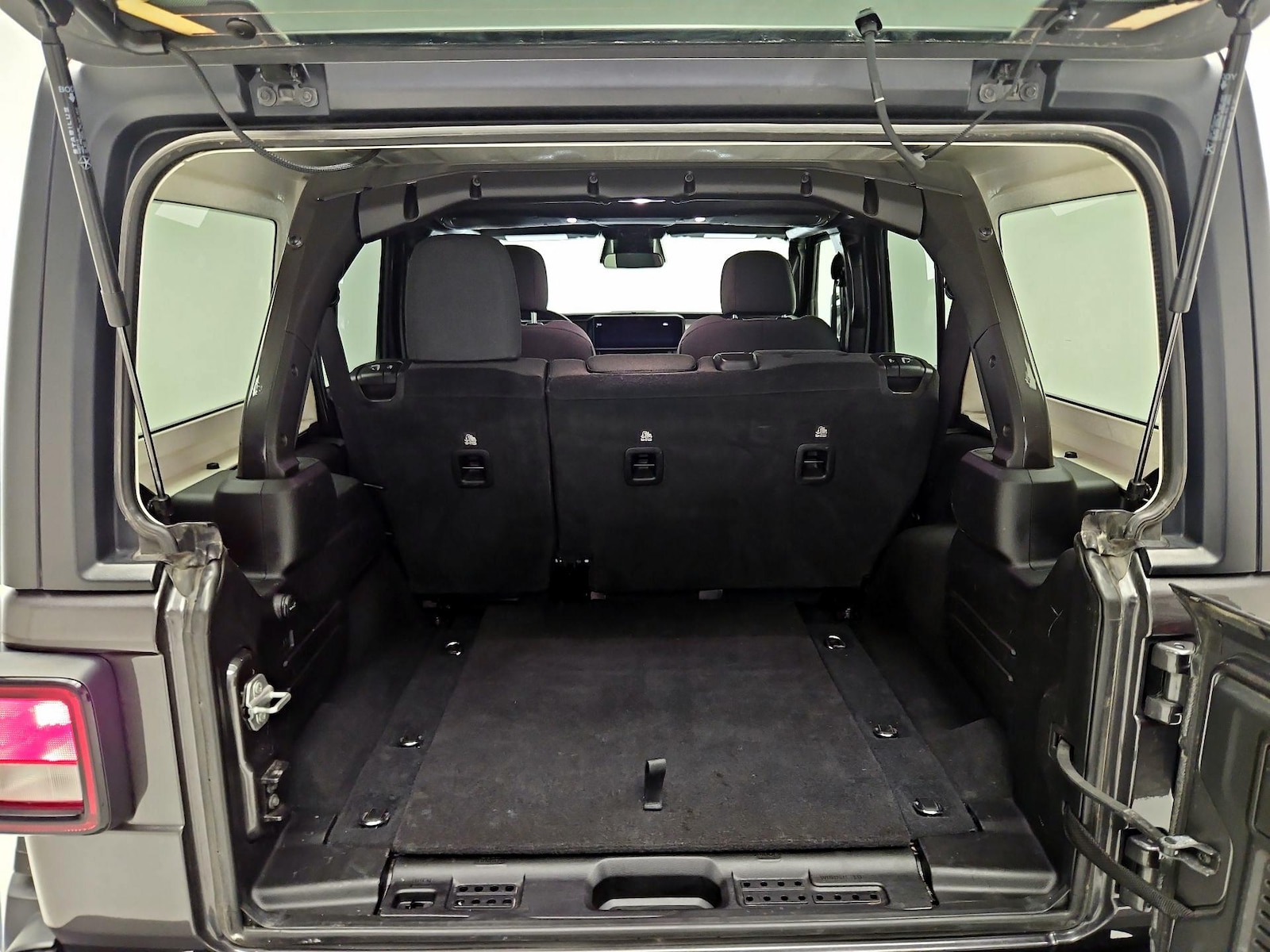 2025 Jeep Wrangler 4-Door Willys - Photo 19