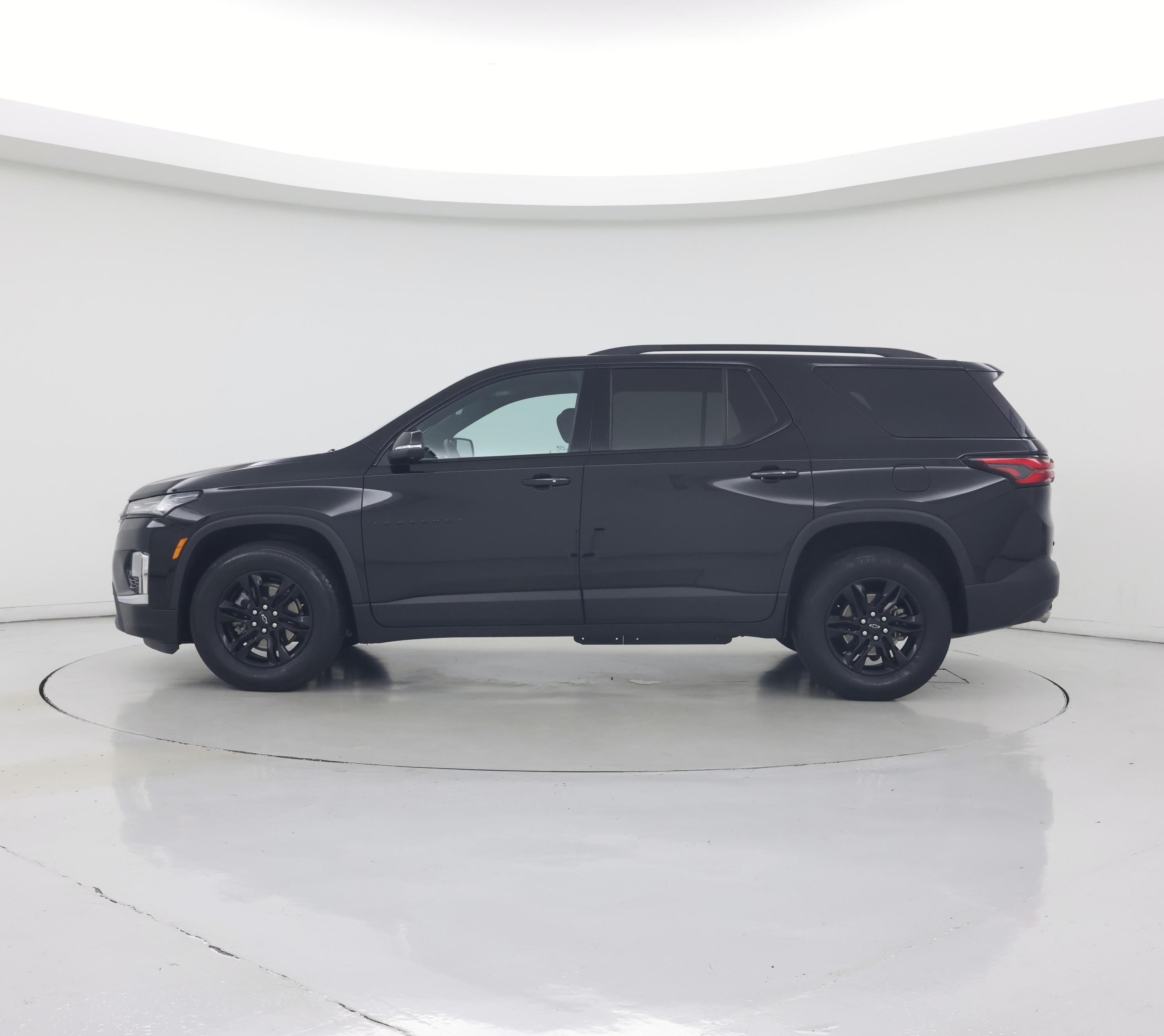 Thumbnail: 2023 Chevrolet Traverse - 3