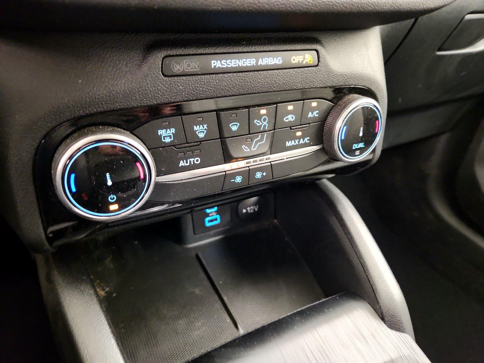 2022 Ford Escape SE - Photo 17