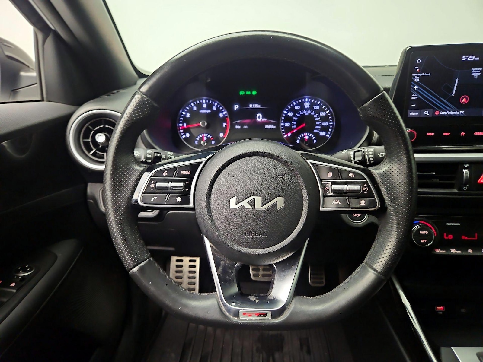 2024 Kia Forte GT-Line - Photo 11