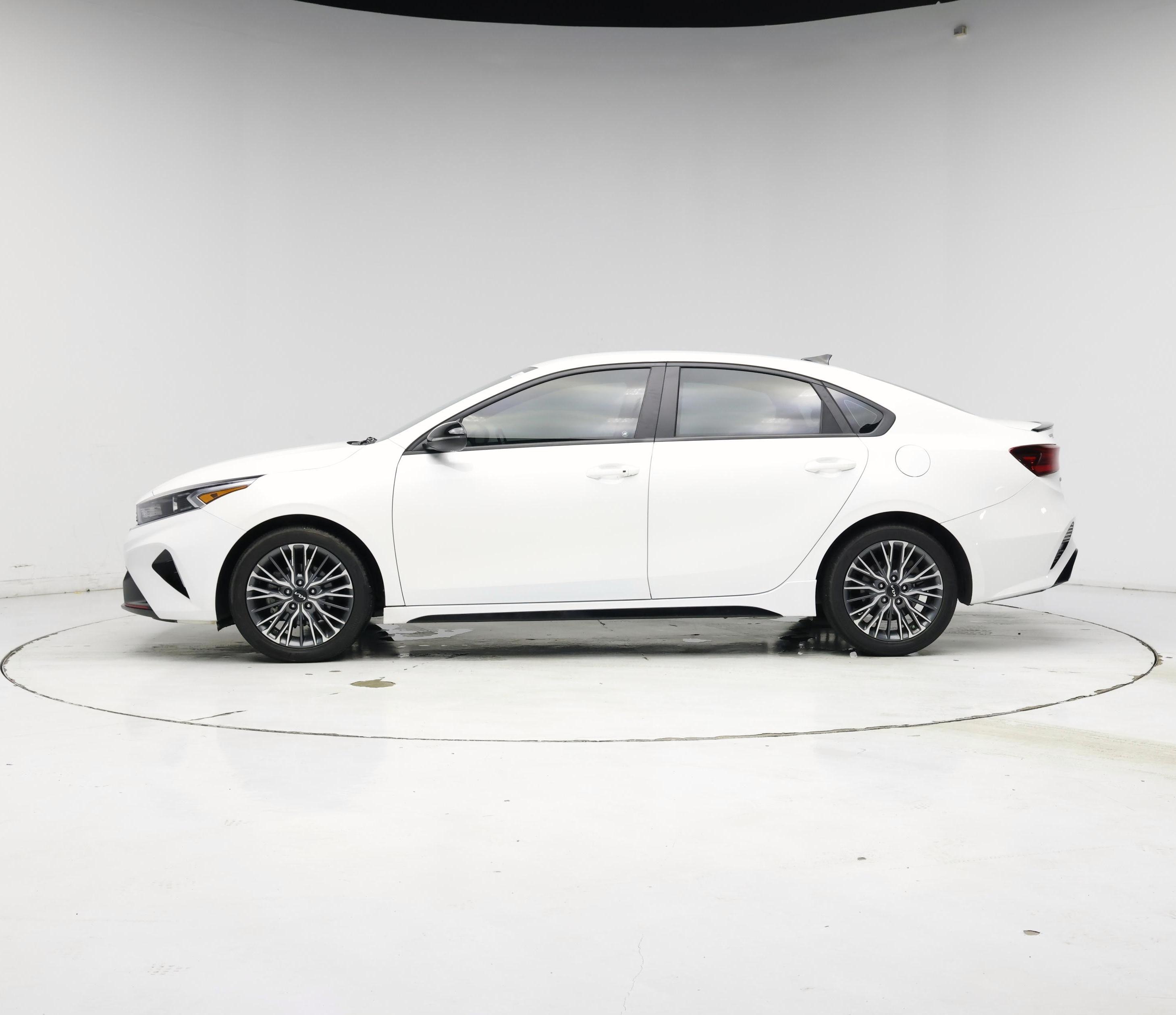 Thumbnail: 2024 Kia Forte - 3