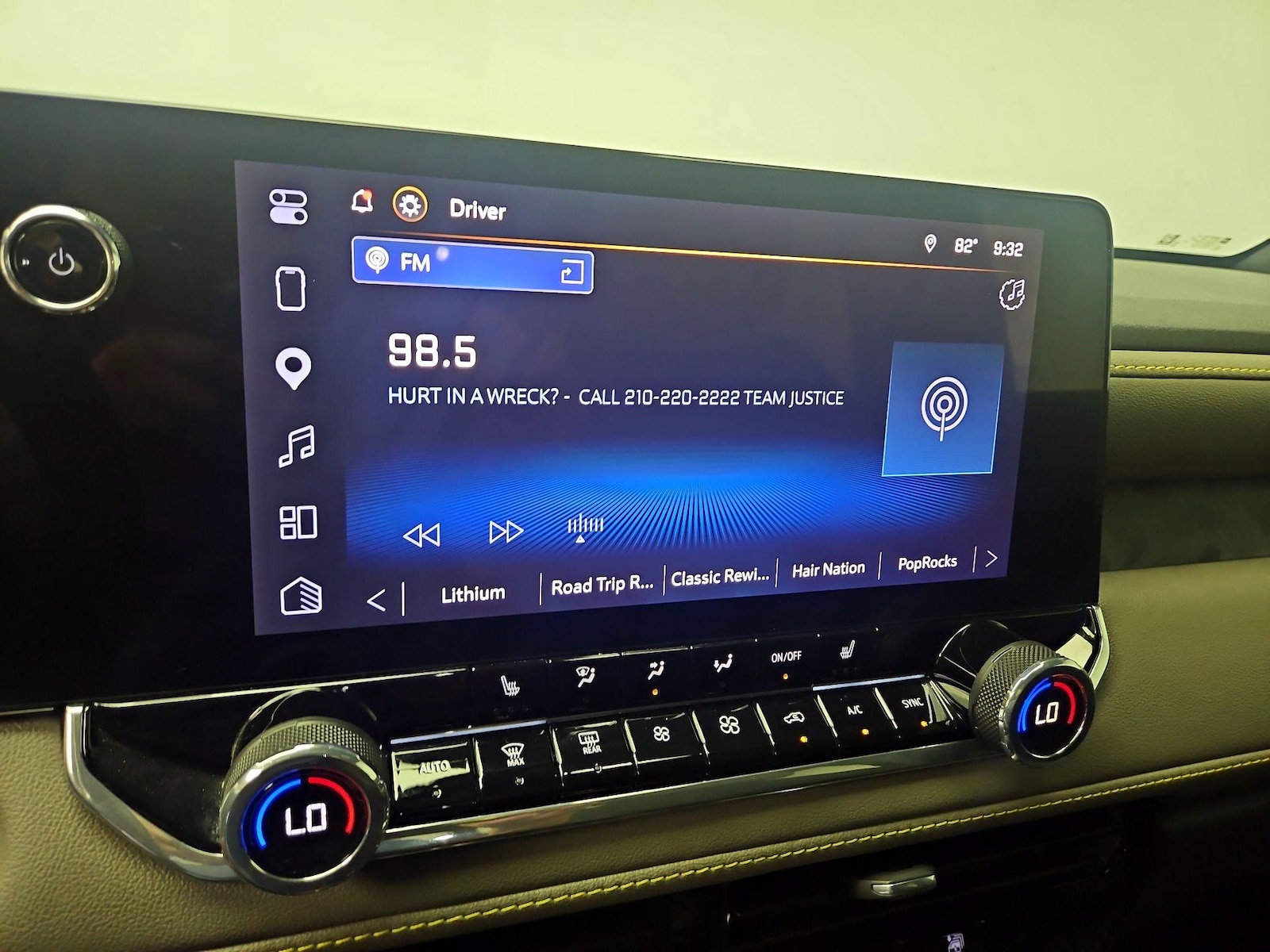 2024 Chevrolet Colorado ZR2 - Photo 17