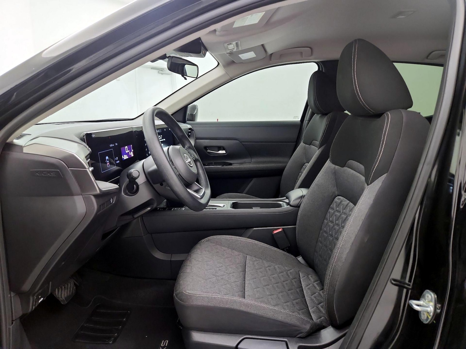 2025 Nissan Kicks SV - Photo 12