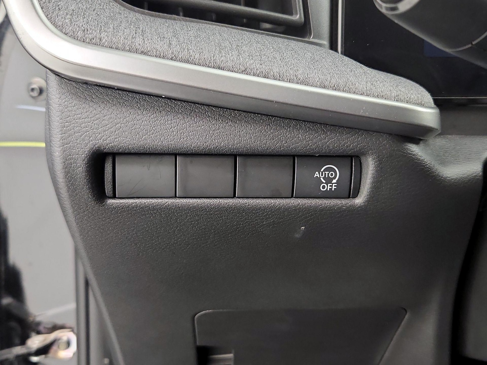 2025 Nissan Kicks SV - Photo 14