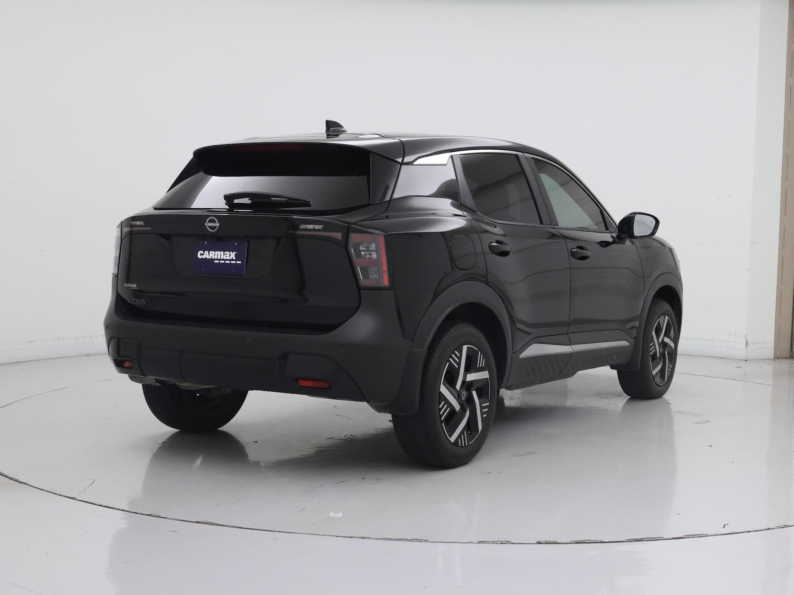 2025 Nissan Kicks SV - Photo 9