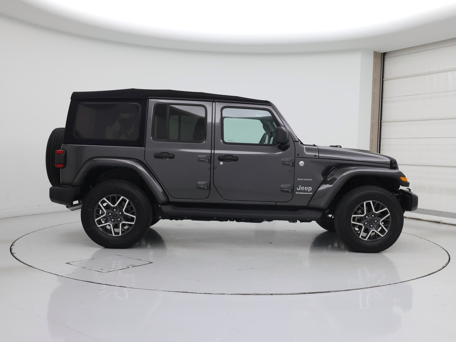 2024 Jeep Wrangler 4-Door Sahara - Photo 8