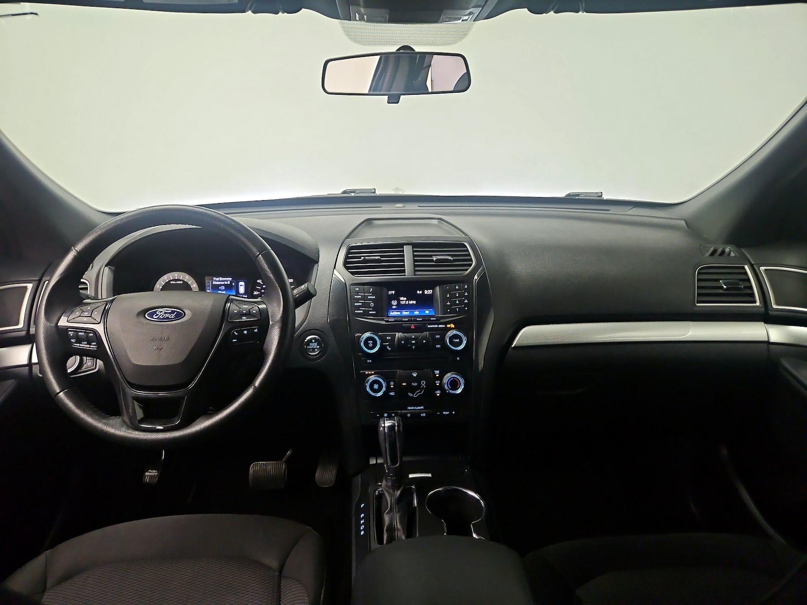 2017 Ford Explorer XLT - Photo 10