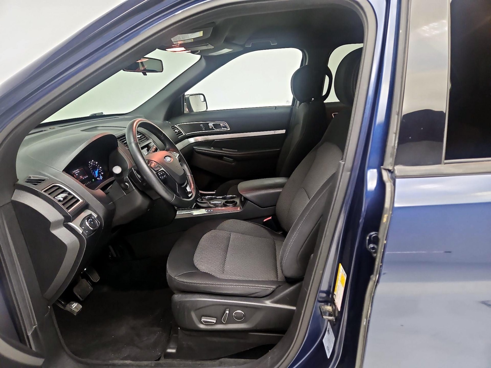 2017 Ford Explorer XLT - Photo 12