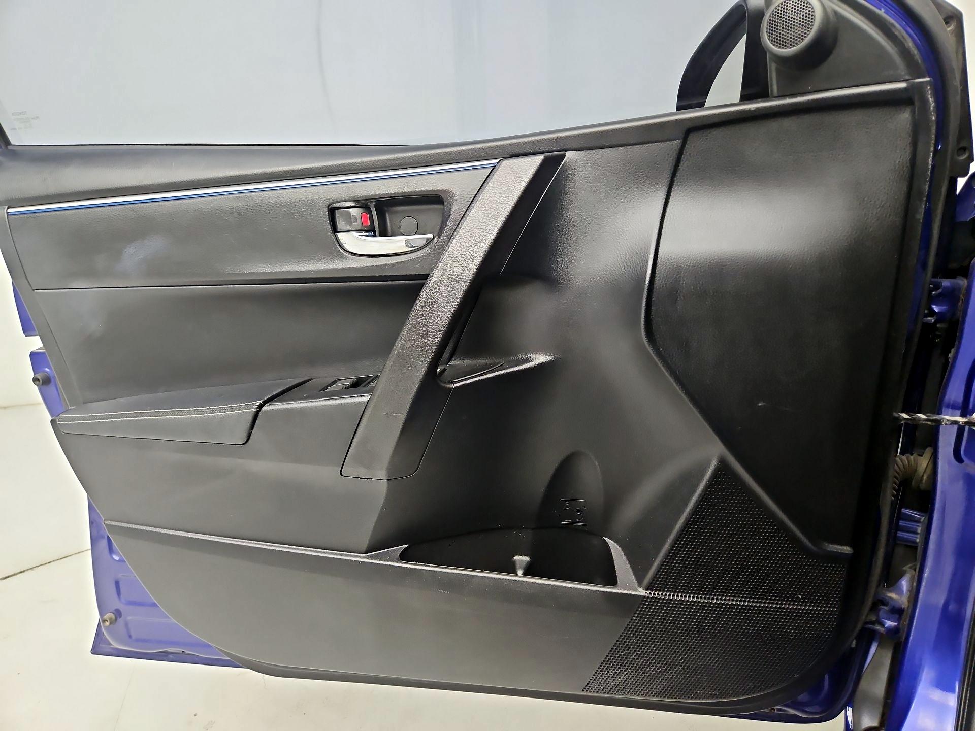 Thumbnail: 2015 Toyota Corolla - 12