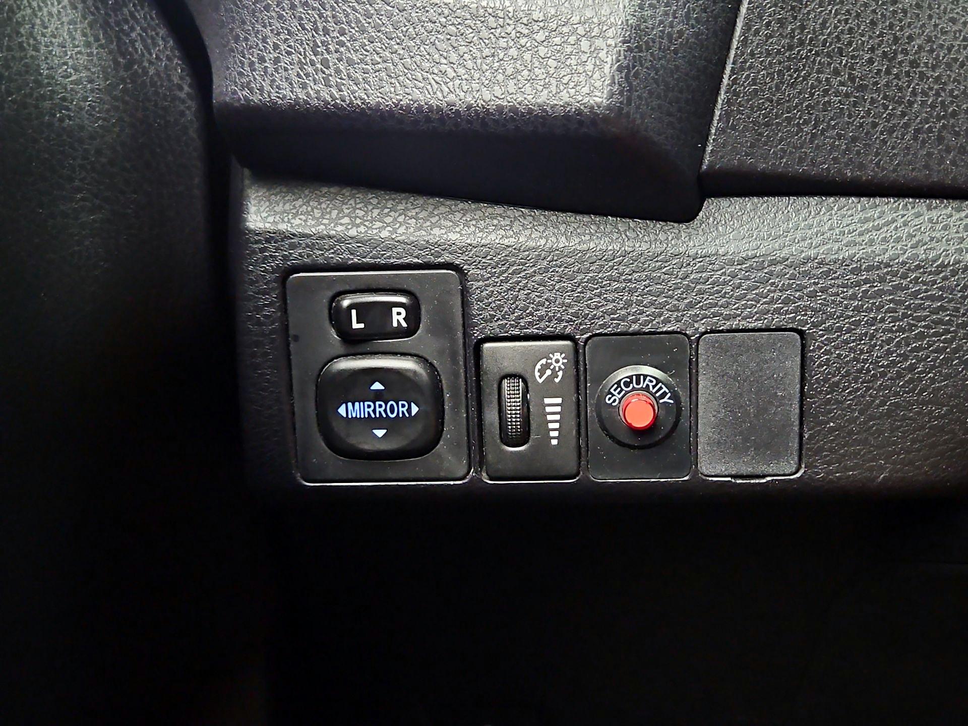 Thumbnail: 2015 Toyota Corolla - 13