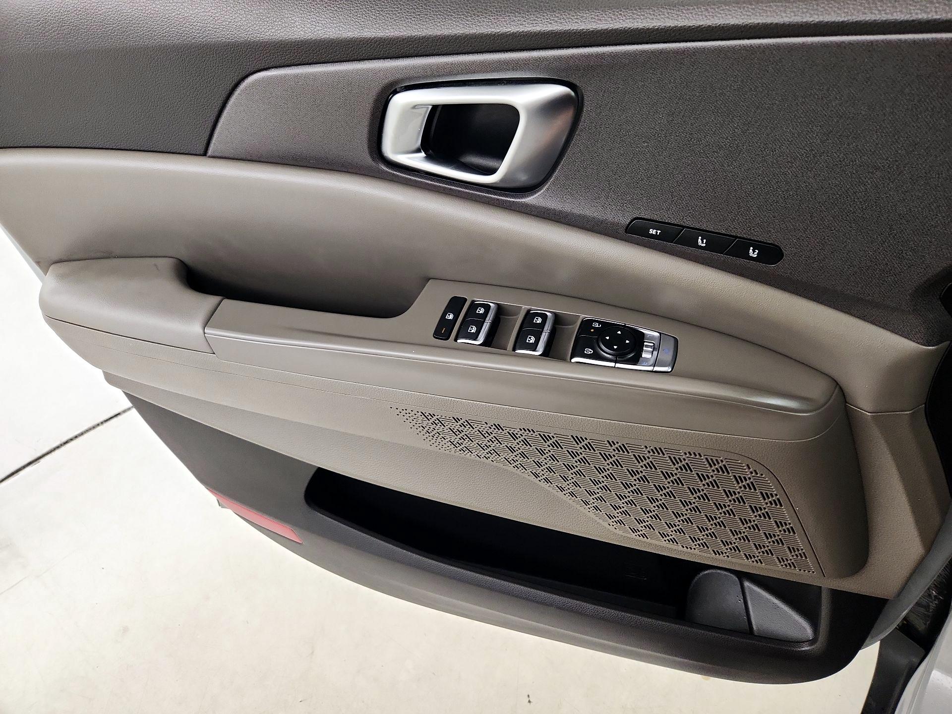 Thumbnail: 2026 Kia Carnival - 12