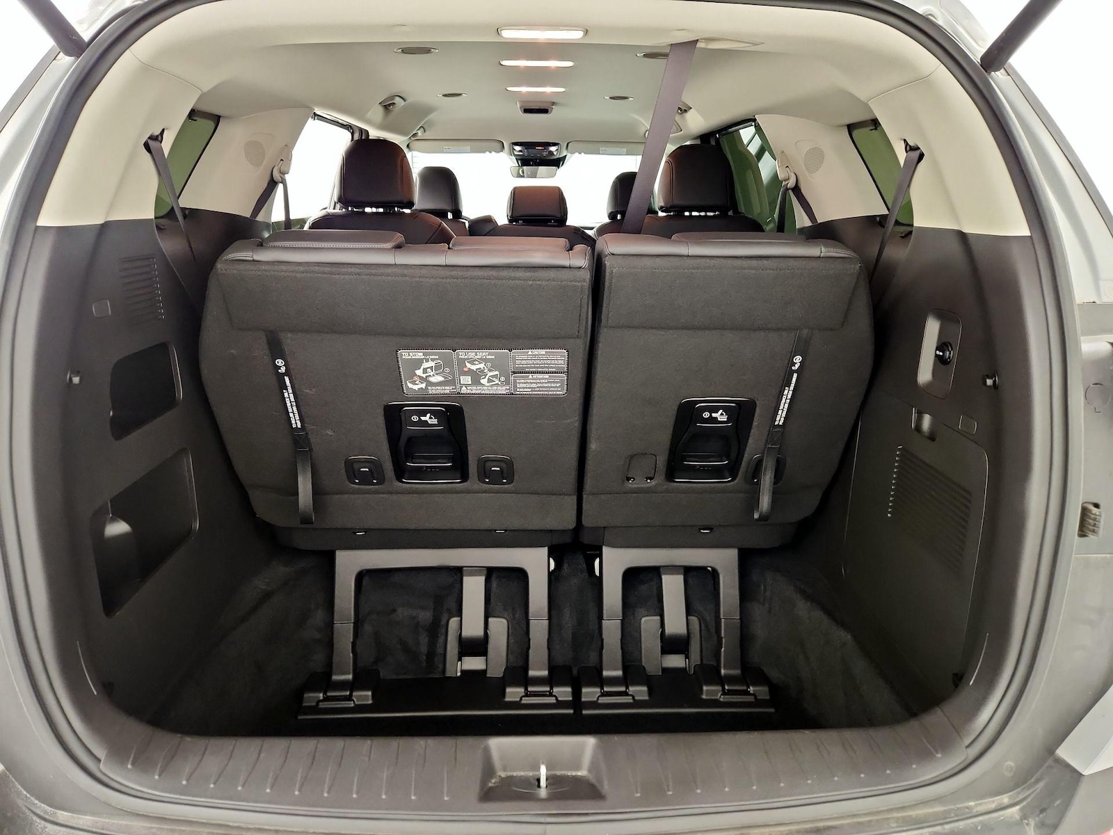 2026 Kia Carnival EX - Photo 23