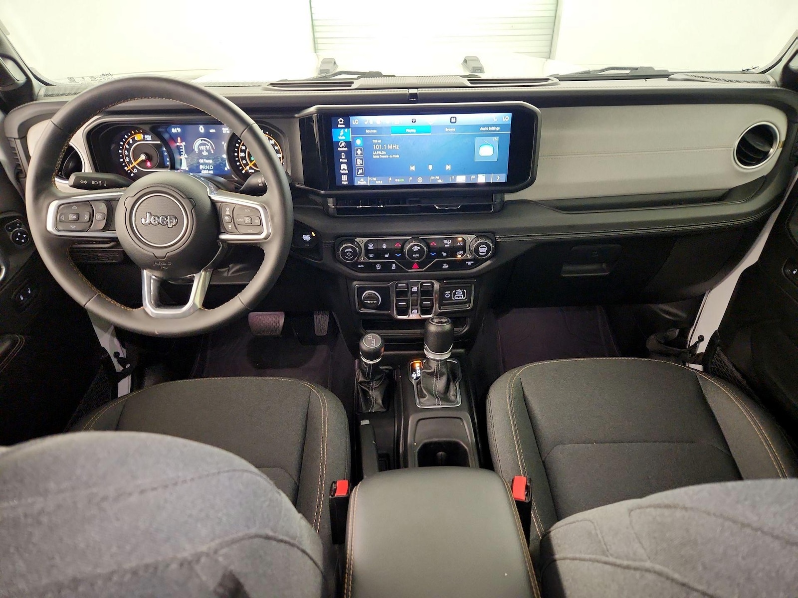 Apple CarPlay® & Android Auto™