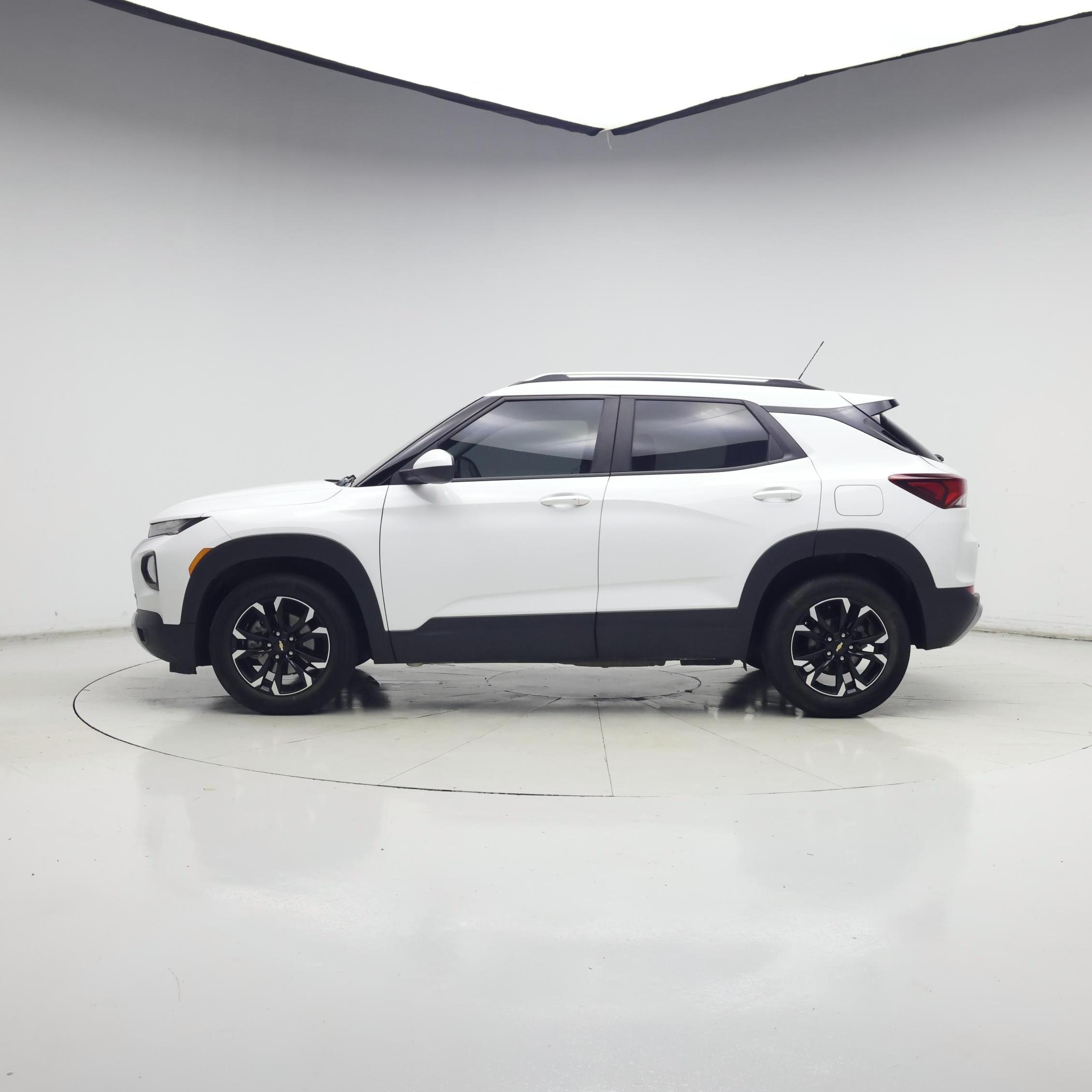 Thumbnail: 2022 Chevrolet TrailBlazer - 3