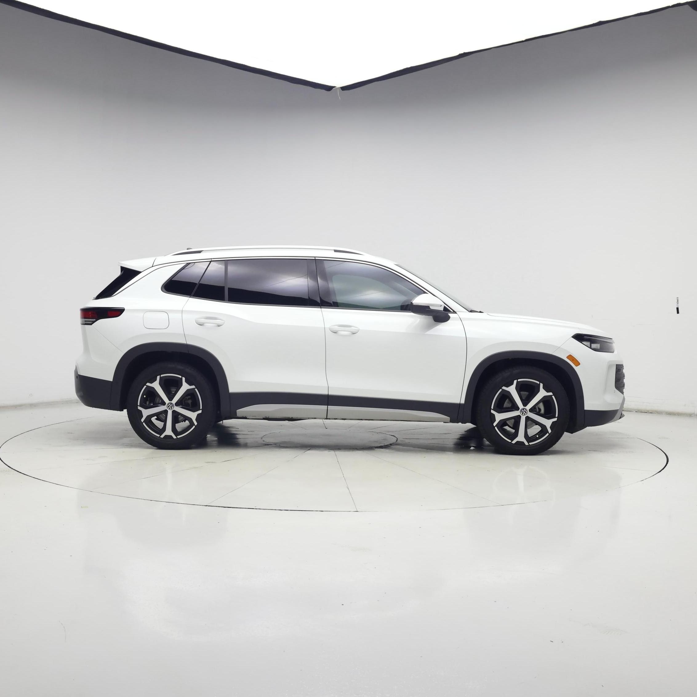 Thumbnail: 2025 Volkswagen Tiguan - 7