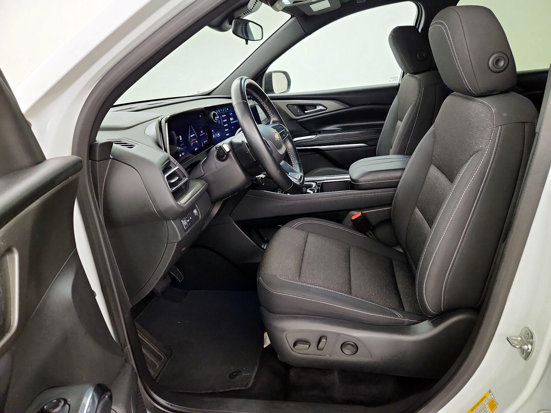 Thumbnail: 2025 Chevrolet Traverse - 11