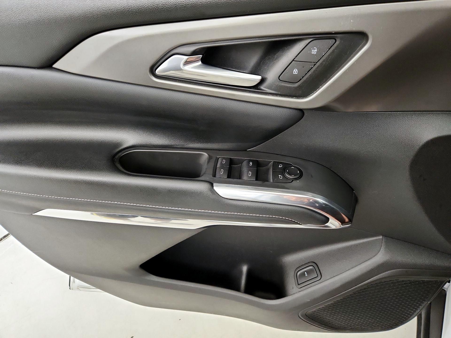 Thumbnail: 2025 Chevrolet Traverse - 12