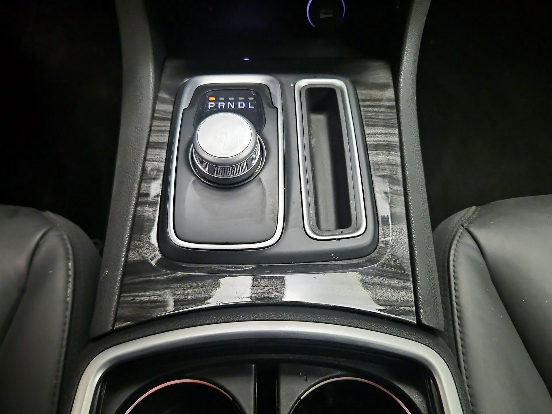 Thumbnail: 2022 Chrysler 300 - 17