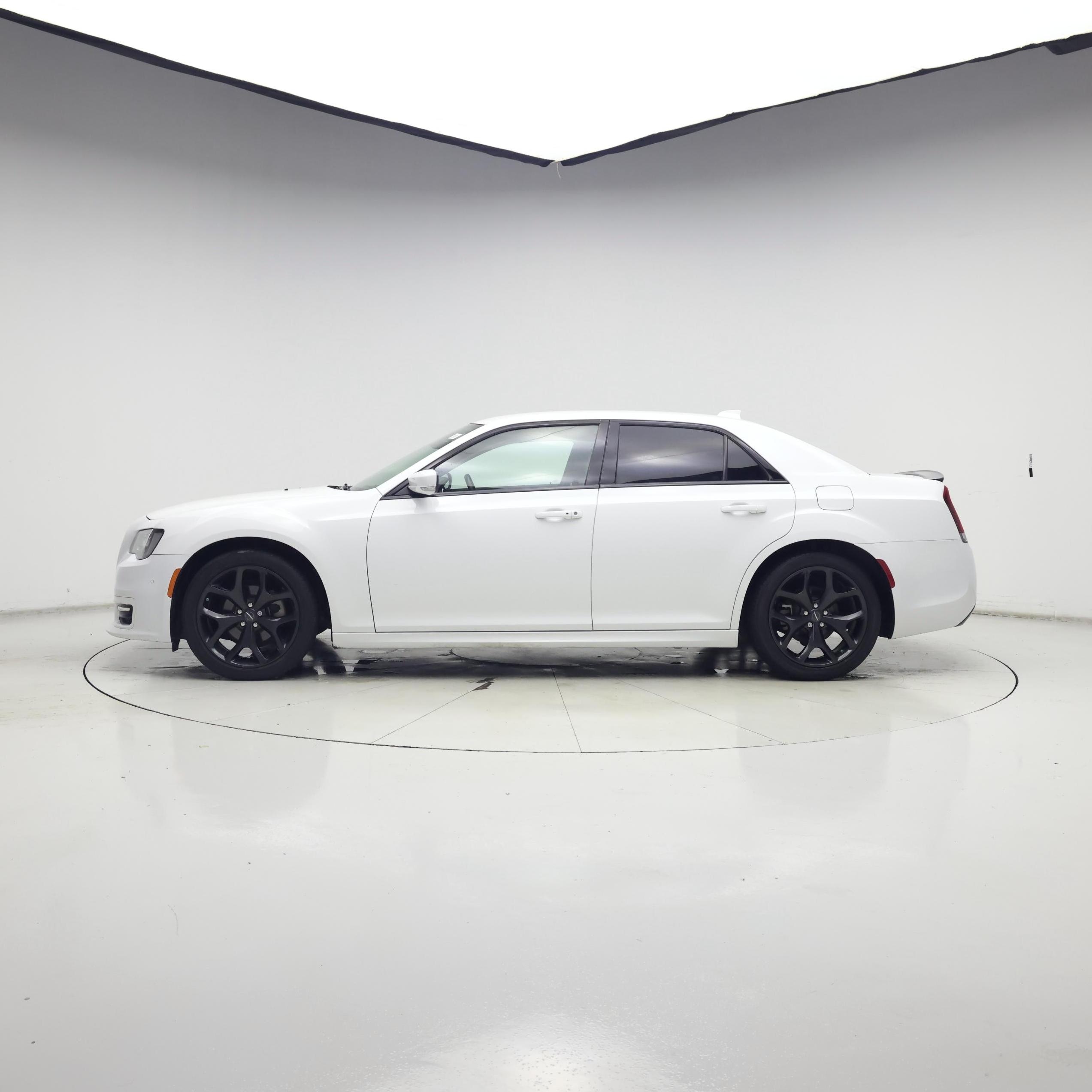 Thumbnail: 2022 Chrysler 300 - 3