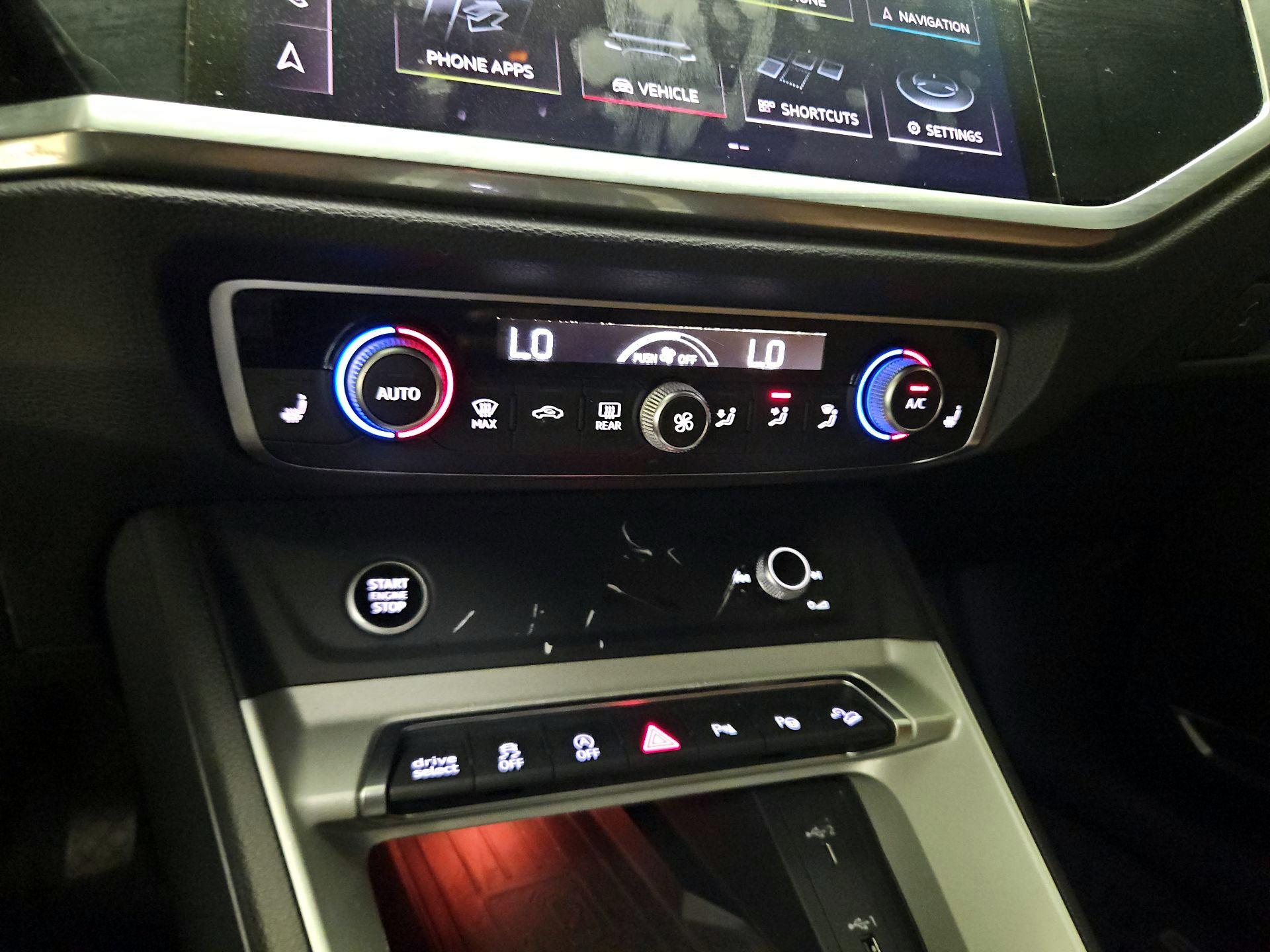 Thumbnail: 2021 Audi Q3 - 16