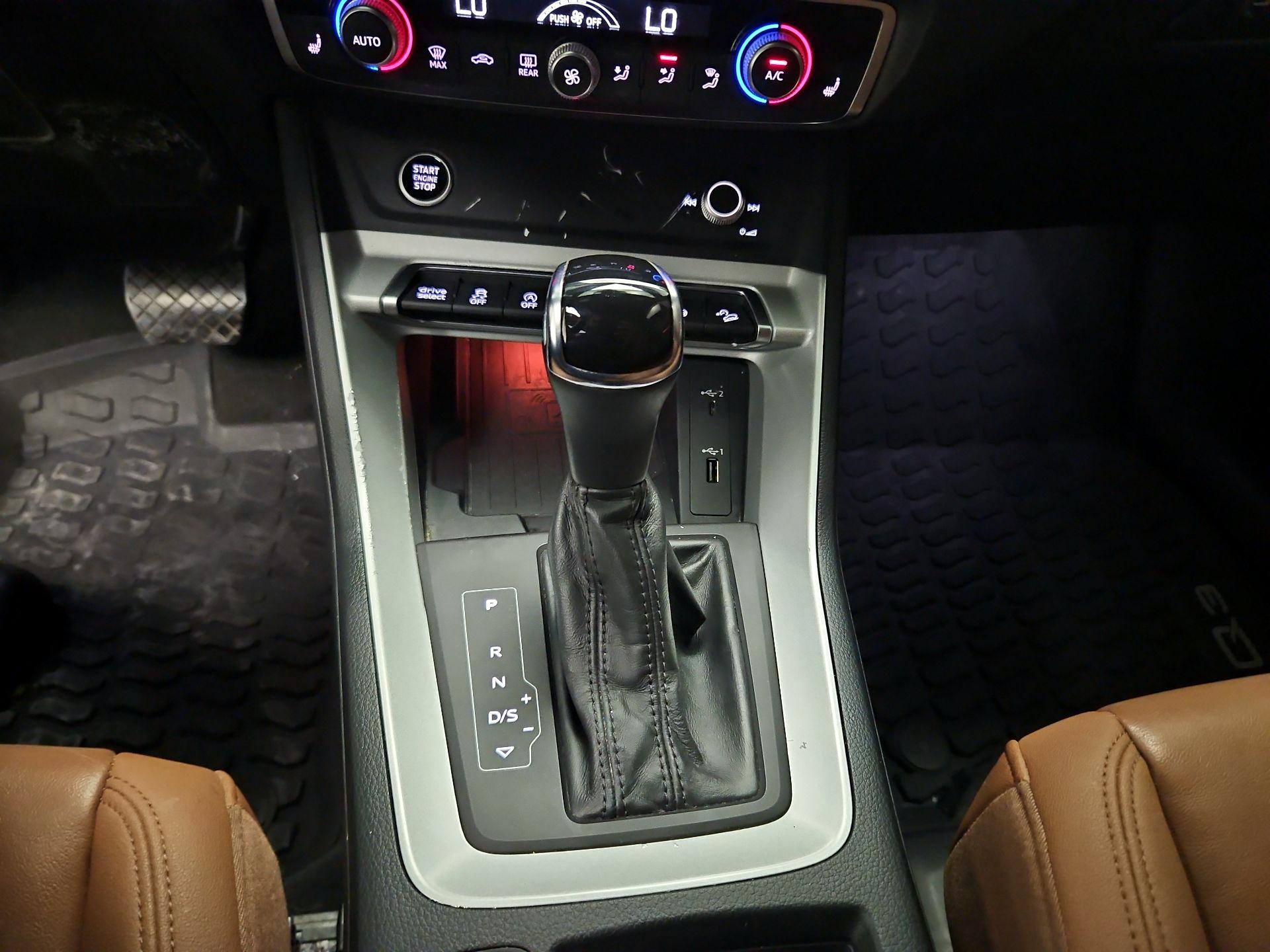 Thumbnail: 2021 Audi Q3 - 17