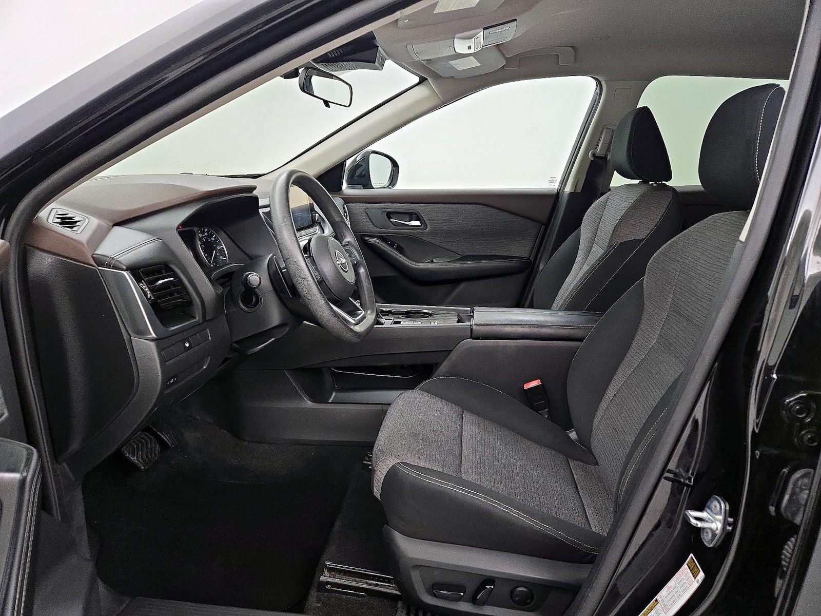 2023 Nissan Rogue SV - Photo 12