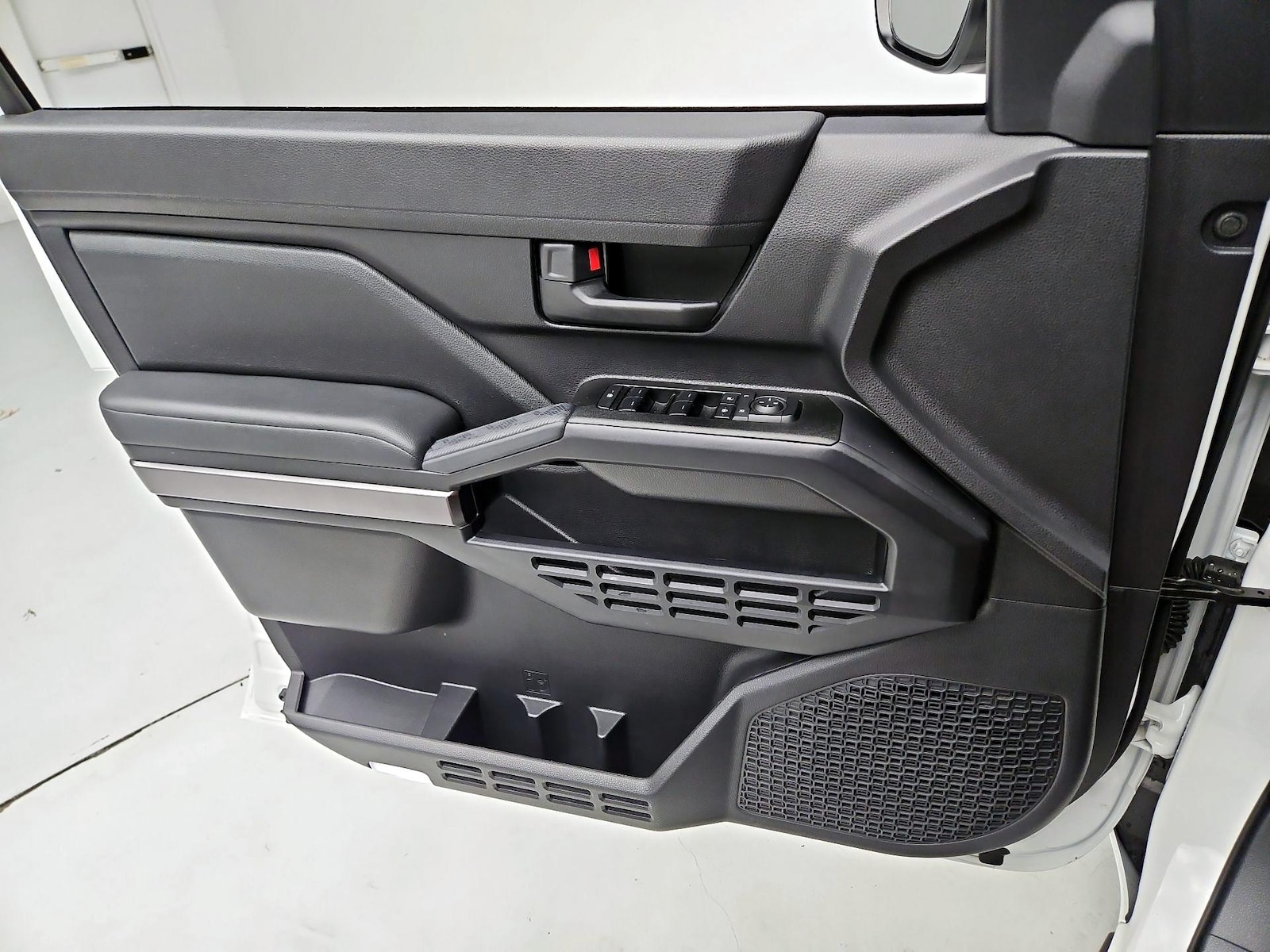 2025 Toyota 4Runner SR5 - Photo 13
