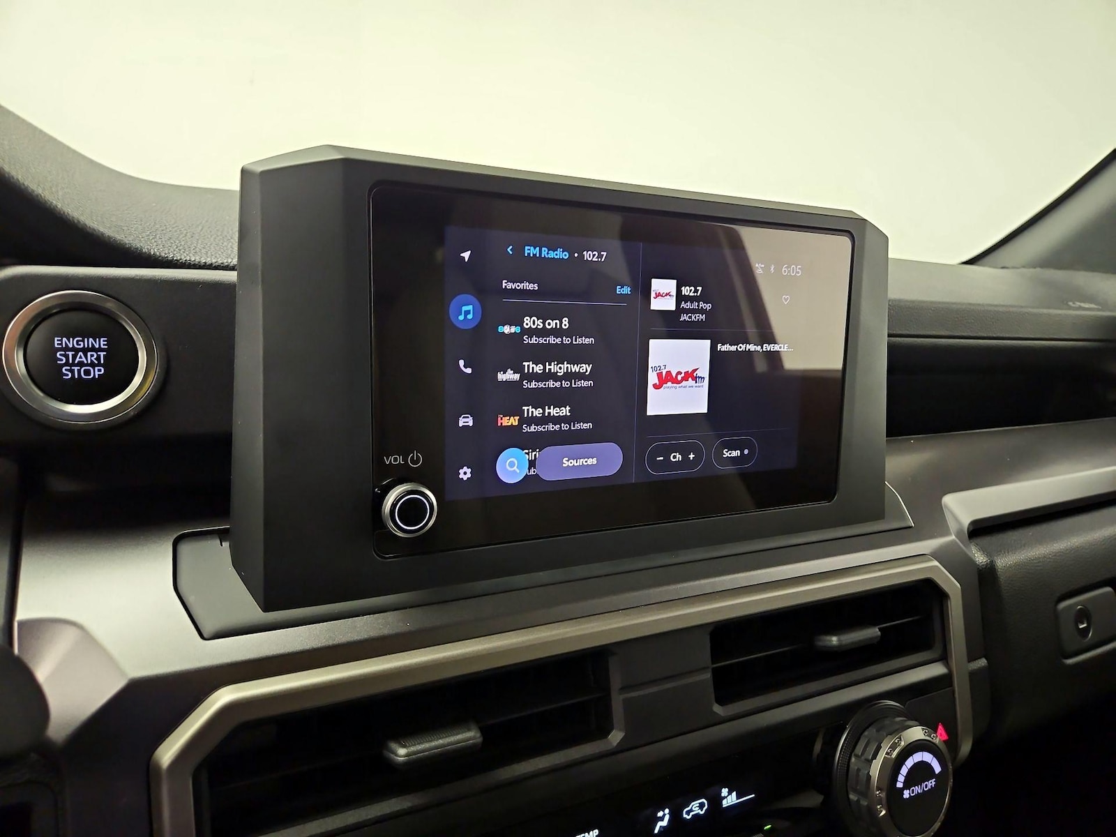 2025 Toyota 4Runner SR5 - Photo 16