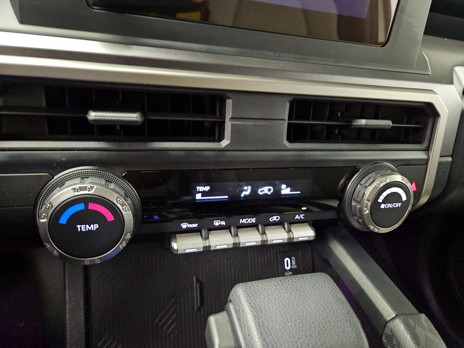 2025 Toyota 4Runner SR5 - Photo 17