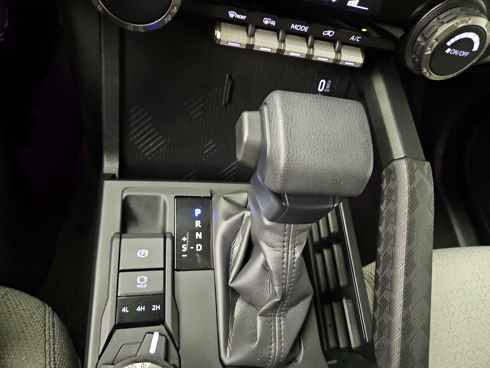 2025 Toyota 4Runner SR5 - Photo 18
