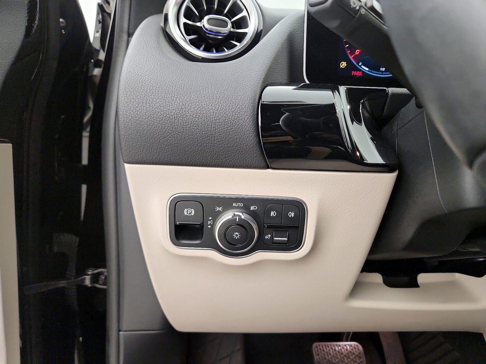 2021 Mercedes-Benz GLA GLA250 - Photo 14