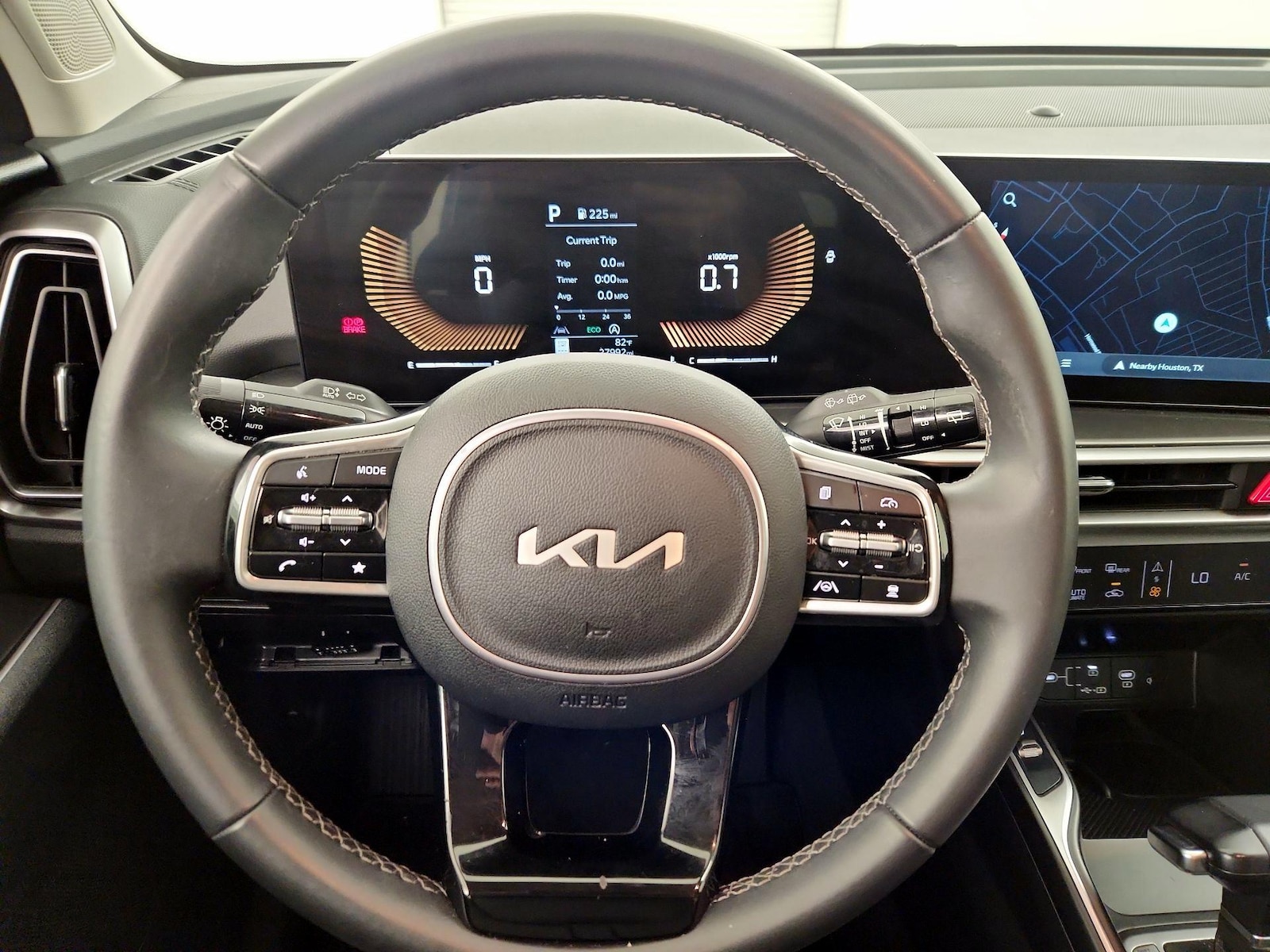 2025 Kia Sorento S - Photo 11