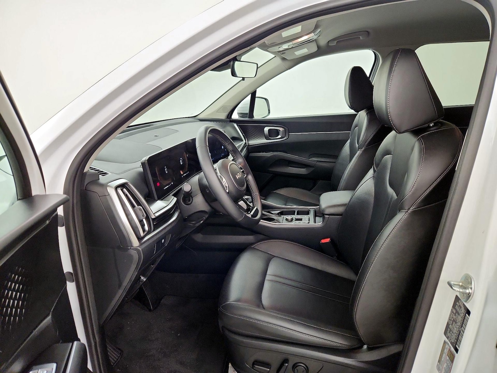 2025 Kia Sorento S - Photo 12
