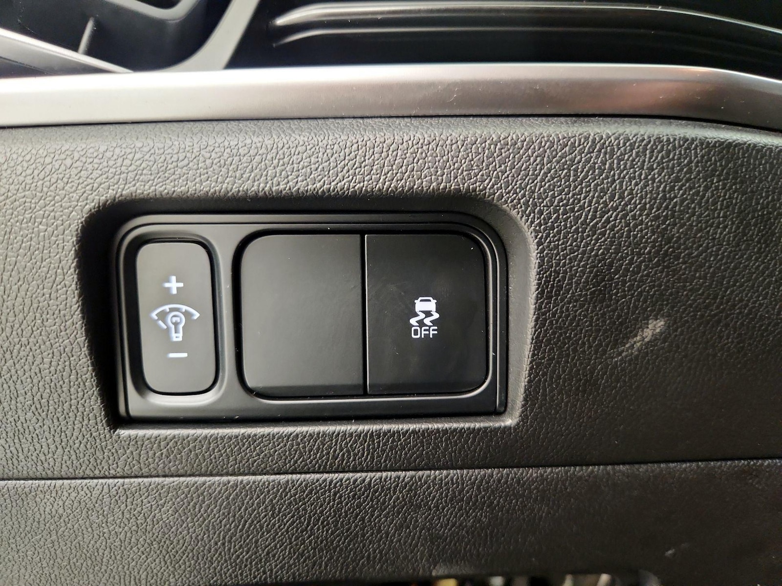 2025 Kia Sorento S - Photo 14
