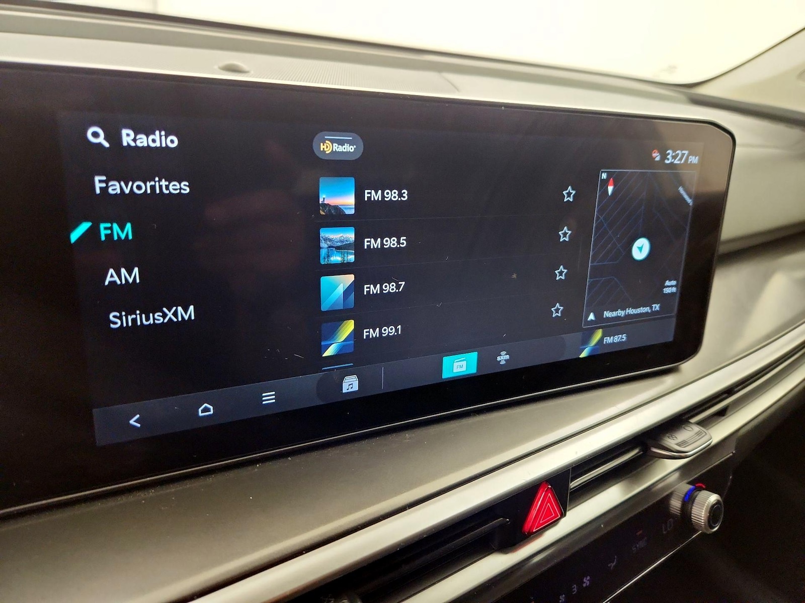 2025 Kia Sorento S - Photo 17